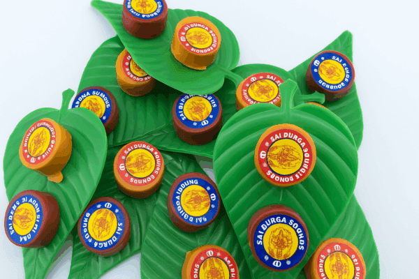 100 Pcs of Turmeric Kumkum Set- Leaf Shape Thamboolam Set